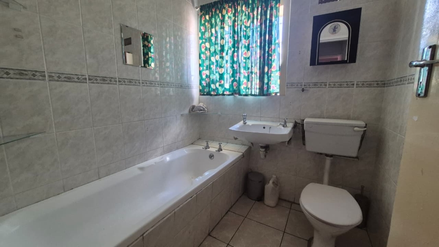 3 Bedroom Property for Sale in Hexpark Western Cape